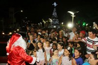 Papai Noel permanecerá na Praça da Matriz até sexta-feira (23)